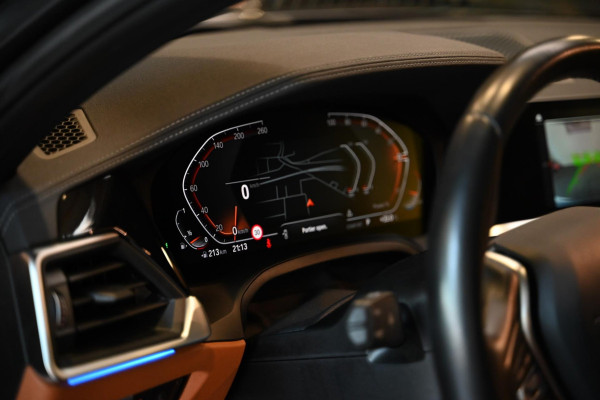 BMW 3 Serie Touring 320i High Executive Edition - Adaptive Cruise Control - Memory - Panoramadak - El. Trekhaak - Dashboard Leder
