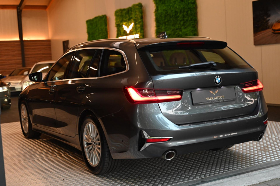BMW 3 Serie Touring 320i High Executive Edition - Adaptive Cruise Control - Memory - Panoramadak - El. Trekhaak - Dashboard Leder