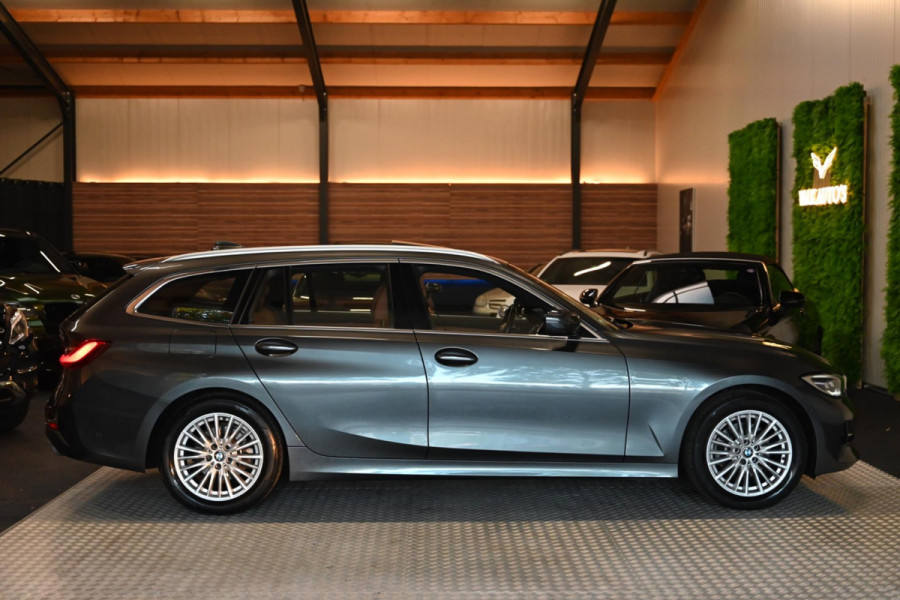 BMW 3 Serie Touring 320i High Executive Edition - Adaptive Cruise Control - Memory - Panoramadak - El. Trekhaak - Dashboard Leder