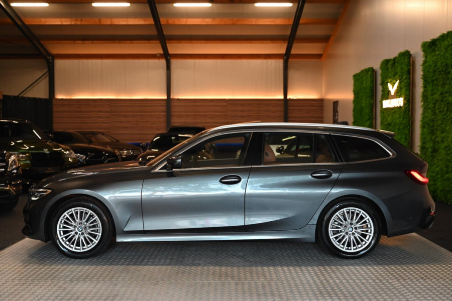 BMW 3 Serie Touring 320i High Executive Edition - Adaptive Cruise Control - Memory - Panoramadak - El. Trekhaak - Dashboard Leder