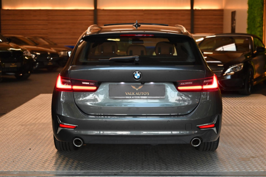 BMW 3 Serie Touring 320i High Executive Edition - Adaptive Cruise Control - Memory - Panoramadak - El. Trekhaak - Dashboard Leder