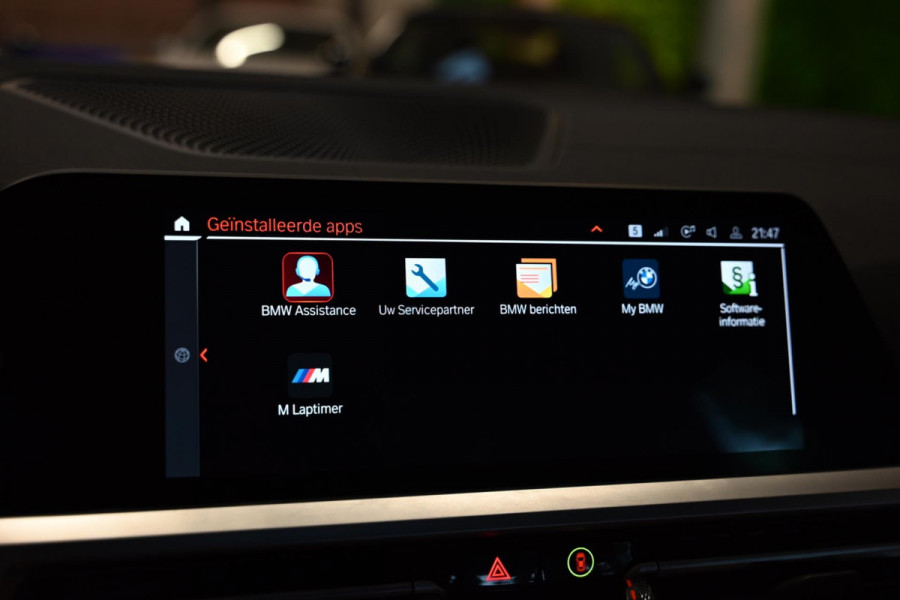 BMW 3 Serie Touring 320i High Executive Edition - Adaptive Cruise Control - Memory - Panoramadak - El. Trekhaak - Dashboard Leder