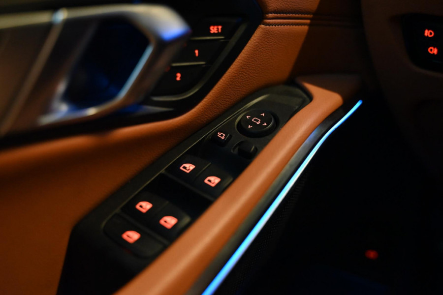 BMW 3 Serie Touring 320i High Executive Edition - Adaptive Cruise Control - Memory - Panoramadak - El. Trekhaak - Dashboard Leder