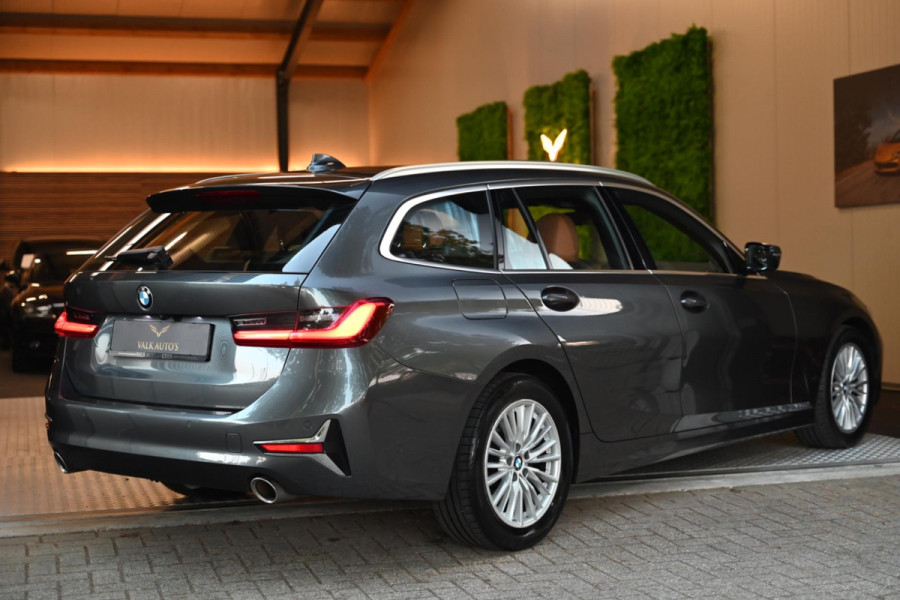 BMW 3 Serie Touring 320i High Executive Edition - Adaptive Cruise Control - Memory - Panoramadak - El. Trekhaak - Dashboard Leder