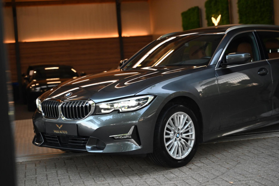 BMW 3 Serie Touring 320i High Executive Edition - Adaptive Cruise Control - Memory - Panoramadak - El. Trekhaak - Dashboard Leder