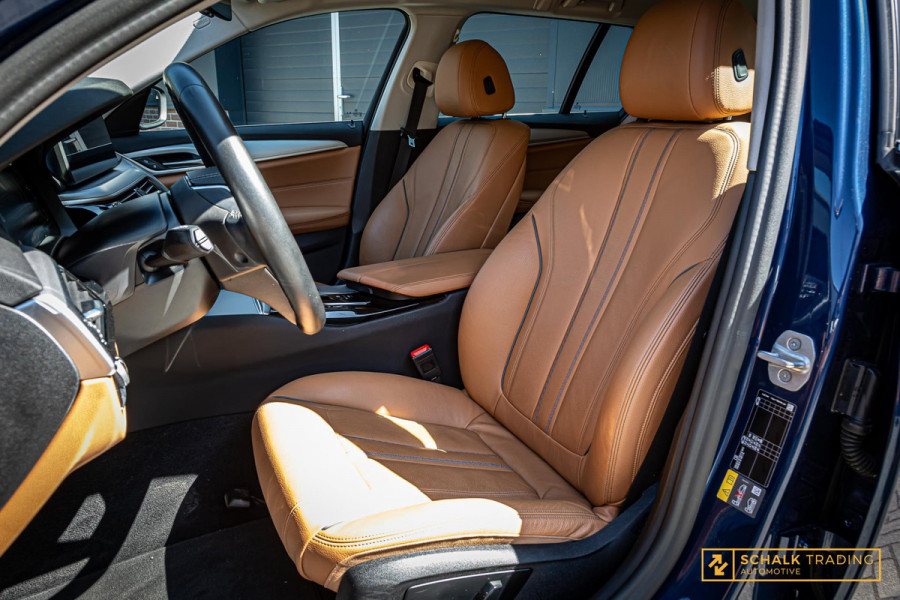 BMW 5 Serie Touring 530e xDrive High Executive|Camera|Dealer