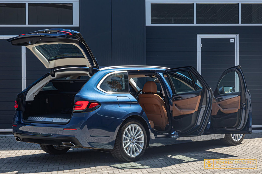 BMW 5 Serie Touring 530e xDrive High Executive|Camera|Dealer