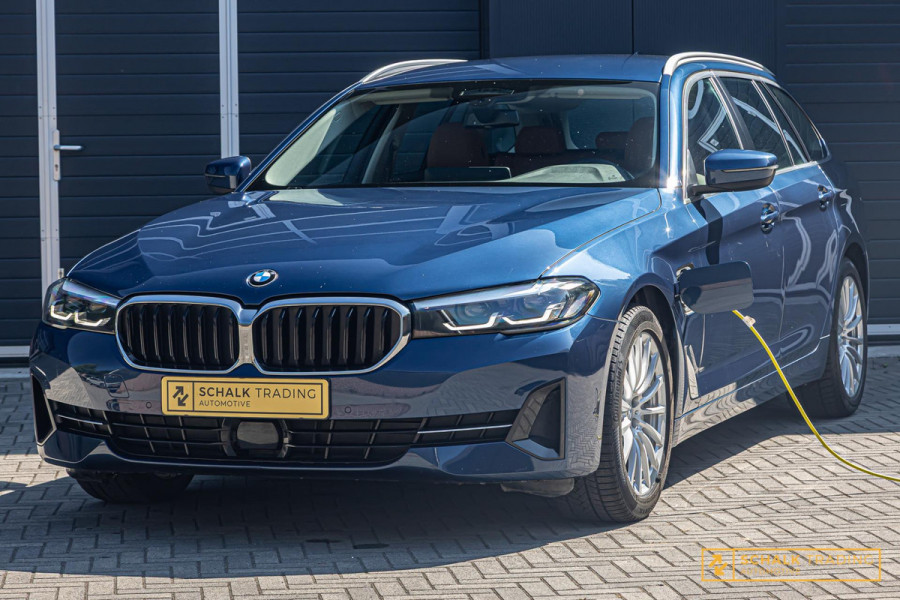 BMW 5 Serie Touring 530e xDrive High Executive|Camera|Dealer