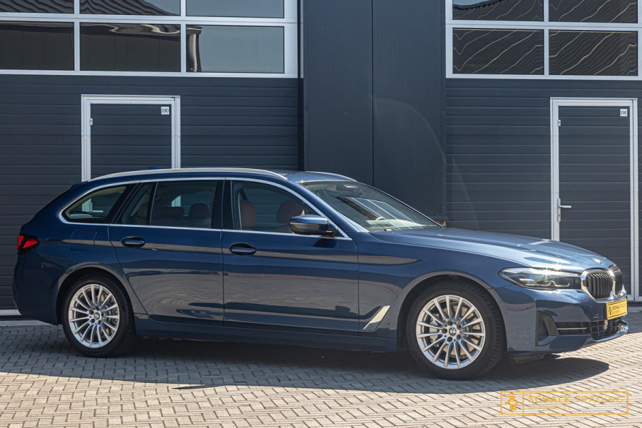 BMW 5 Serie Touring 530e xDrive High Executive|Camera|Dealer