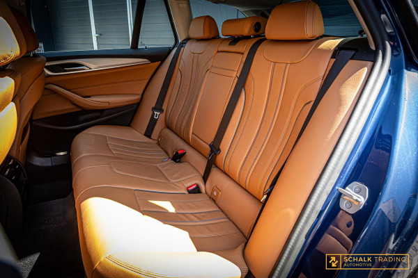 BMW 5 Serie Touring 530e xDrive High Executive|Camera|Dealer