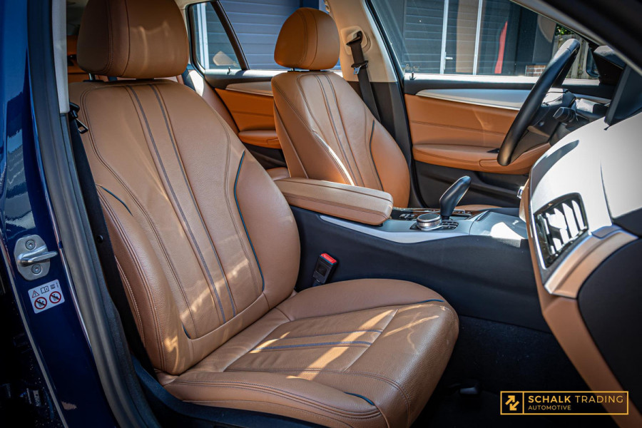 BMW 5 Serie Touring 530e xDrive High Executive|Camera|Dealer