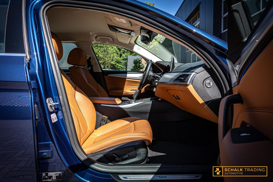 BMW 5 Serie Touring 530e xDrive High Executive|Camera|Dealer
