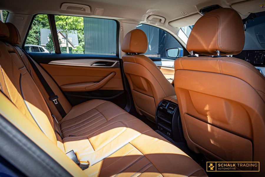 BMW 5 Serie Touring 530e xDrive High Executive|Camera|Dealer