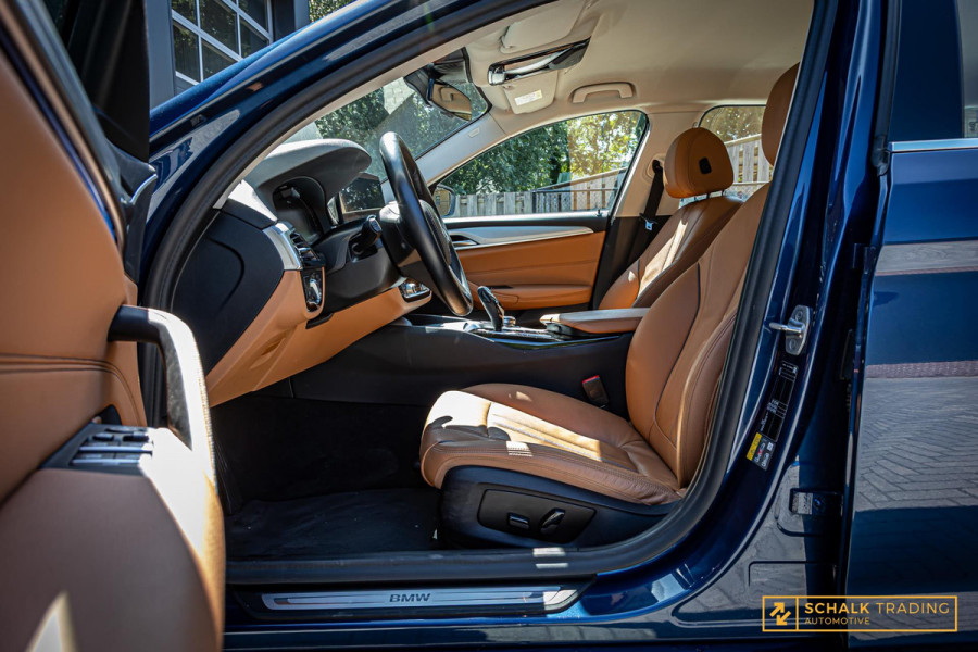 BMW 5 Serie Touring 530e xDrive High Executive|Camera|Dealer