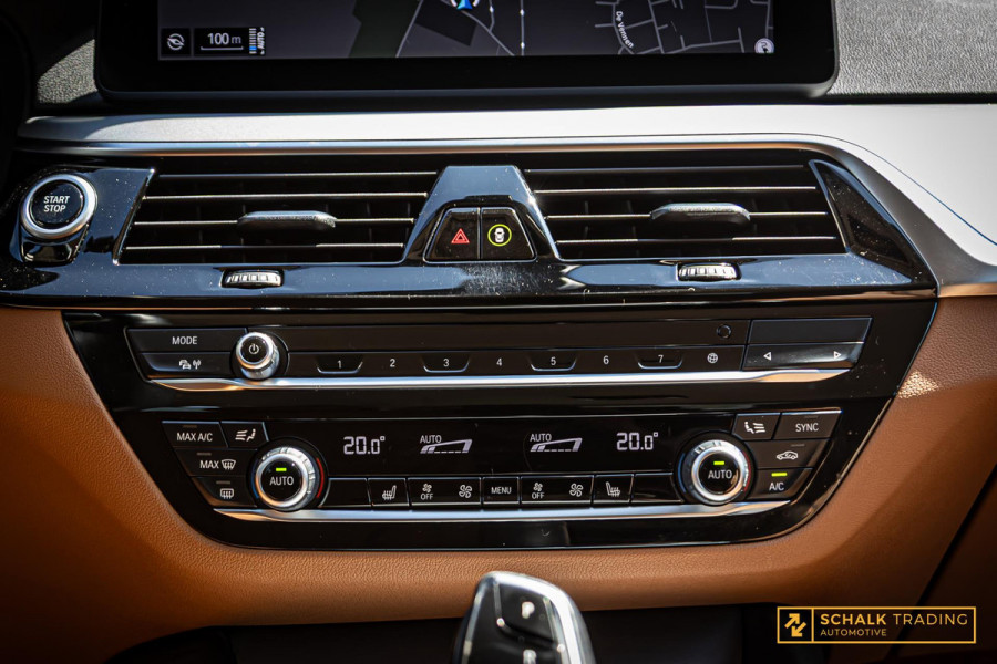 BMW 5 Serie Touring 530e xDrive High Executive|Camera|Dealer