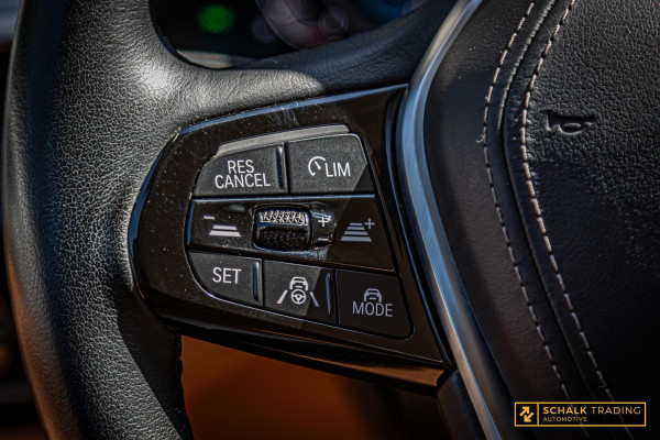 BMW 5 Serie Touring 530e xDrive High Executive|Camera|Dealer