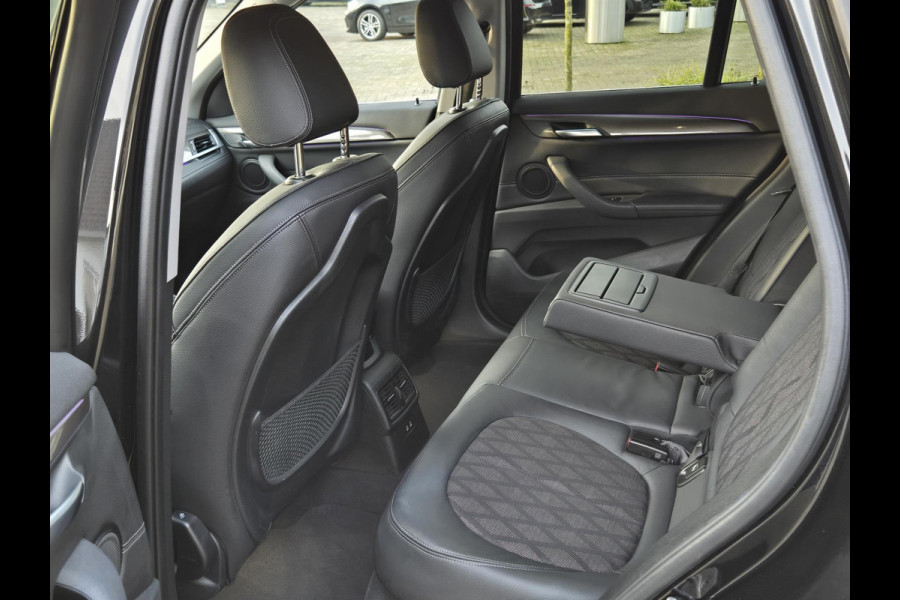 BMW X1 xDrive25e X Line | SPORTSTOELEN | NAVIGATIE PLUS | CAMERA | TREKHAAK | STOELVERWARMING | HEAD UP |