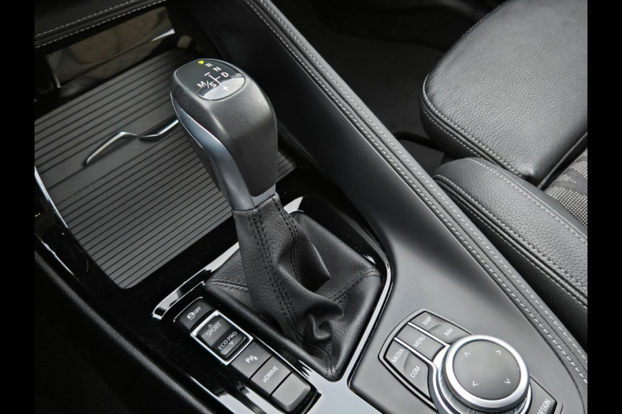 BMW X1 xDrive25e X Line | SPORTSTOELEN | NAVIGATIE PLUS | CAMERA | TREKHAAK | STOELVERWARMING | HEAD UP |