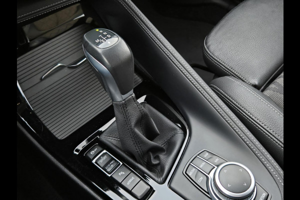 BMW X1 xDrive25e X Line | SPORTSTOELEN | NAVIGATIE PLUS | CAMERA | TREKHAAK | STOELVERWARMING | HEAD UP |