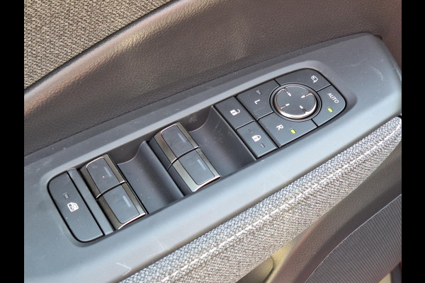 Lexus LBX 1.5 Comfort & Safety Pack | Dodehoekherkenning, Parkeersensoren, Keyless, Stoelverwarming