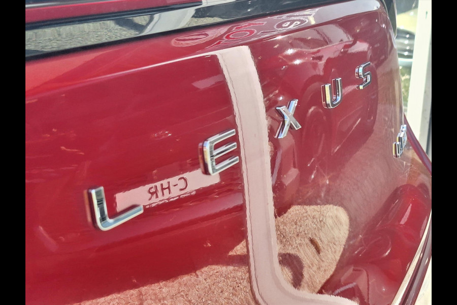 Lexus LBX 1.5 Comfort & Safety Pack | Dodehoekherkenning, Parkeersensoren, Keyless, Stoelverwarming
