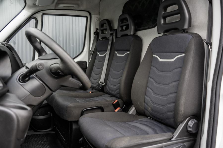 Iveco Daily **35S16V L2H2 | Automaat | 157 PK | ECC | 3500 KG Trekgewicht | MF Stuur | 3-Persoons**