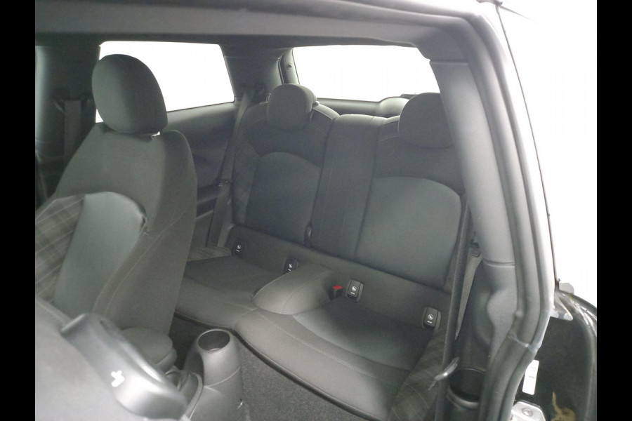 MINI Mini 1.5 136pk Cooper Chili | Climate control | Cruise control | Lichtmetalen velgen 17" | Stoelverwarming | Led
