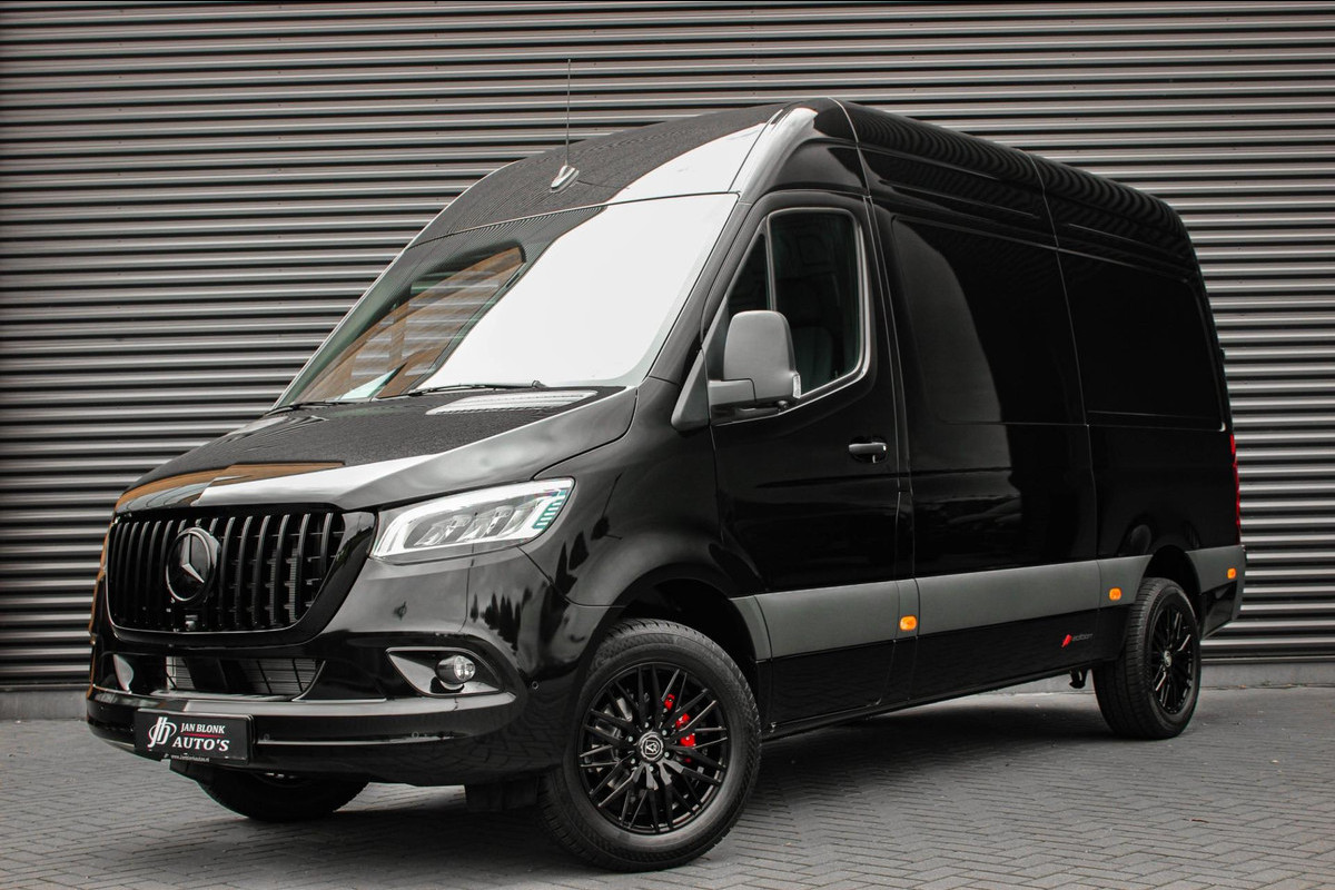 Mercedes-Benz Sprinter 319CDI L2H2 RWD 190PK FULL BLACK JB- EDITION / 3500KG / NEW / DIRECT RIJDEN / NAVIGATIE / PDC / FULL / LED Mercedes-Benz Sprinter 319CDI L2H2 RWD 190PK FULL BLACK JB- EDITION / 3500KG / NEW / DIRECT RIJDEN / NAVIGATIE / PDC / FULL / LED