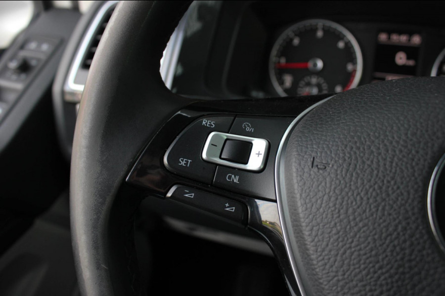 Volkswagen Transporter 2.0 TDI L2H1 DSG DC 204PK JB-EDTION / LEDEREN BEKLEDING / TREKHAAK / APPLE CARPLAY / AIRCO / NIEUWSTAAT