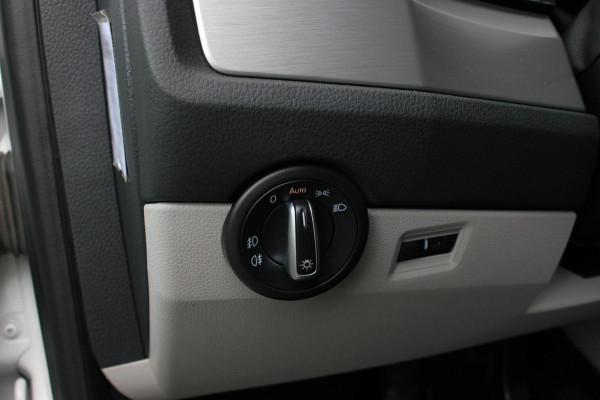 Volkswagen Transporter 2.0 TDI L2H1 DSG DC 204PK JB-EDTION / LEDEREN BEKLEDING / TREKHAAK / APPLE CARPLAY / AIRCO / NIEUWSTAAT