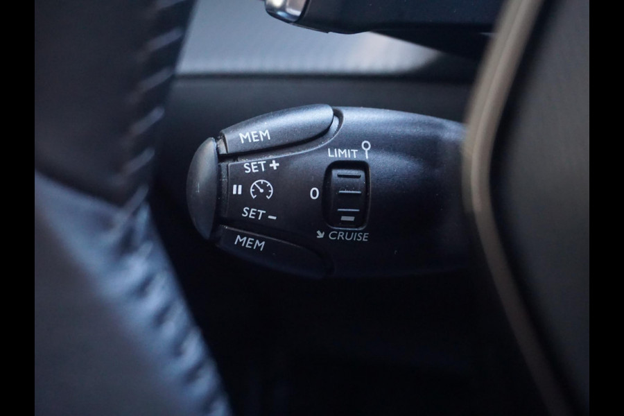 Peugeot 2008 1.2 PureTech Blue Lease Allure