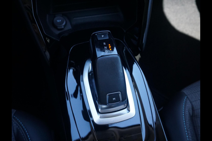 Peugeot 2008 1.2 PureTech Blue Lease Allure