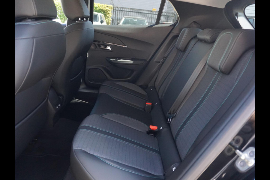 Peugeot 2008 1.2 PureTech Blue Lease Allure