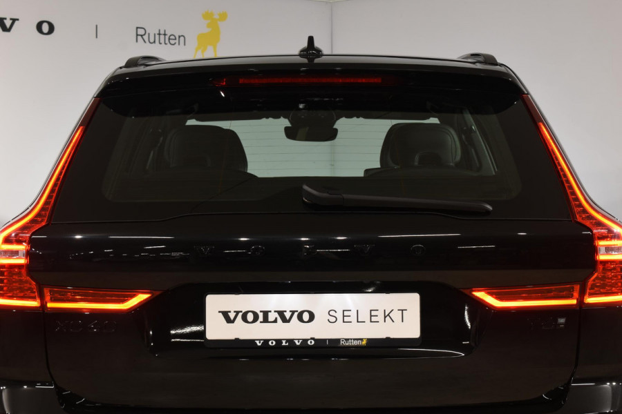 Volvo XC60 T6 350PK Automaat AWD Plus Black Edition / Navigatie / 360 Camera / Head-up Display / Panoramadak / Bowers & Wilkins / Stoelverwarming v+a / Stuurverwarming / 21'' Velgen