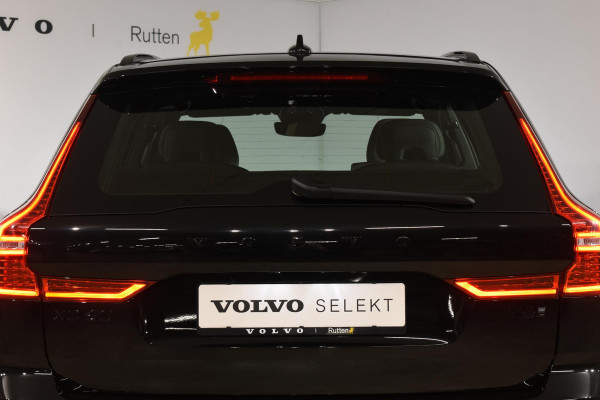 Volvo XC60 T6 350PK Automaat AWD Plus Black Edition / Navigatie / 360 Camera / Head-up Display / Panoramadak / Bowers & Wilkins / Stoelverwarming v+a / Stuurverwarming / 21'' Velgen