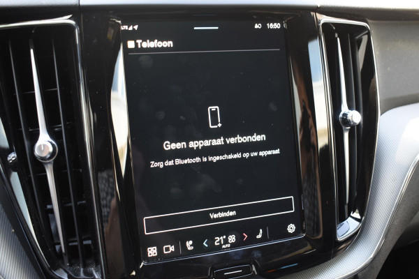 Volvo XC60 T6 350PK Automaat AWD Plus Black Edition / Navigatie / 360 Camera / Head-up Display / Panoramadak / Bowers & Wilkins / Stoelverwarming v+a / Stuurverwarming / 21'' Velgen