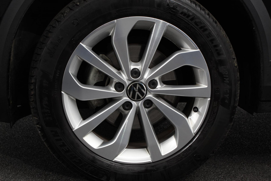 Volkswagen T-Roc 1.5 TSI 150pk DSG Style Volkswagen T-Roc 1.5 TSI Style | Navigatie | Apple Carplay/Android Auto | Parkeersensoren | Camera | Adaptive Cruise Control | Park Assist | Stoel- en stuurverwarming | Elektrische achterklep | LED-koplampen | Getinte ramen