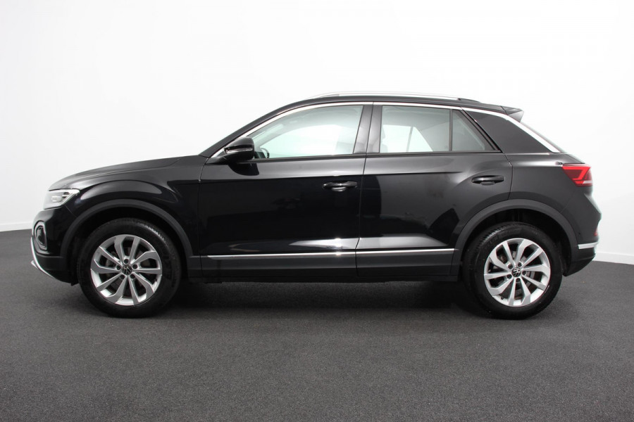 Volkswagen T-Roc 1.5 TSI 150pk DSG Style Volkswagen T-Roc 1.5 TSI Style | Navigatie | Apple Carplay/Android Auto | Parkeersensoren | Camera | Adaptive Cruise Control | Park Assist | Stoel- en stuurverwarming | Elektrische achterklep | LED-koplampen | Getinte ramen