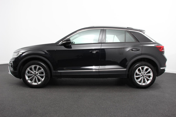 Volkswagen T-Roc 1.5 TSI 150pk DSG Style Volkswagen T-Roc 1.5 TSI Style | Navigatie | Apple Carplay/Android Auto | Parkeersensoren | Camera | Adaptive Cruise Control | Park Assist | Stoel- en stuurverwarming | Elektrische achterklep | LED-koplampen | Getinte ramen
