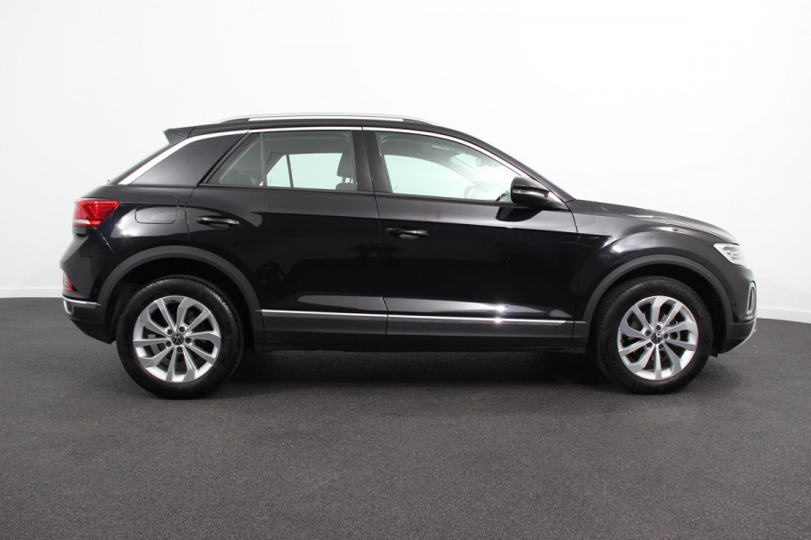 Volkswagen T-Roc 1.5 TSI 150pk DSG Style Volkswagen T-Roc 1.5 TSI Style | Navigatie | Apple Carplay/Android Auto | Parkeersensoren | Camera | Adaptive Cruise Control | Park Assist | Stoel- en stuurverwarming | Elektrische achterklep | LED-koplampen | Getinte ramen