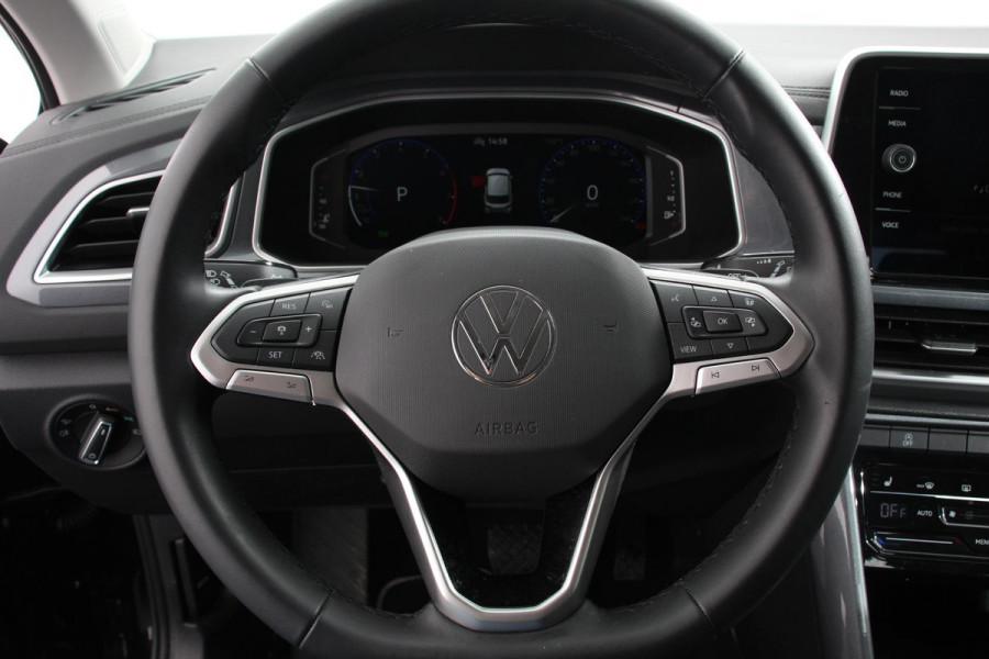 Volkswagen T-Roc 1.5 TSI 150pk DSG Style Volkswagen T-Roc 1.5 TSI Style | Navigatie | Apple Carplay/Android Auto | Parkeersensoren | Camera | Adaptive Cruise Control | Park Assist | Stoel- en stuurverwarming | Elektrische achterklep | LED-koplampen | Getinte ramen