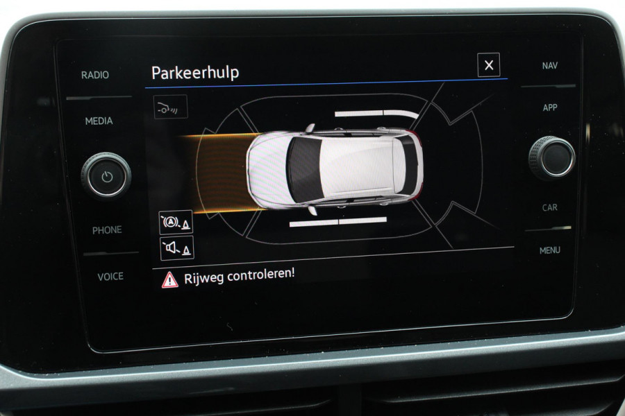 Volkswagen T-Roc 1.5 TSI 150pk DSG Style Volkswagen T-Roc 1.5 TSI Style | Navigatie | Apple Carplay/Android Auto | Parkeersensoren | Camera | Adaptive Cruise Control | Park Assist | Stoel- en stuurverwarming | Elektrische achterklep | LED-koplampen | Getinte ramen