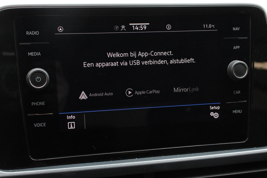 Volkswagen T-Roc 1.5 TSI 150pk DSG Style Volkswagen T-Roc 1.5 TSI Style | Navigatie | Apple Carplay/Android Auto | Parkeersensoren | Camera | Adaptive Cruise Control | Park Assist | Stoel- en stuurverwarming | Elektrische achterklep | LED-koplampen | Getinte ramen
