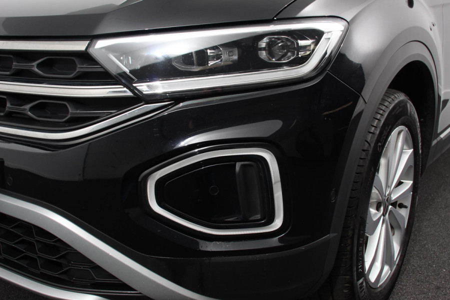 Volkswagen T-Roc 1.5 TSI 150pk DSG Style Volkswagen T-Roc 1.5 TSI Style | Navigatie | Apple Carplay/Android Auto | Parkeersensoren | Camera | Adaptive Cruise Control | Park Assist | Stoel- en stuurverwarming | Elektrische achterklep | LED-koplampen | Getinte ramen