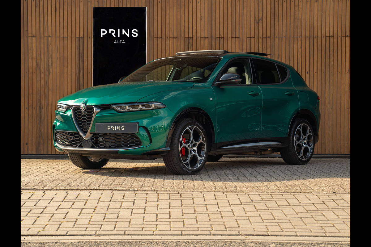 Alfa Romeo Tonale 1.3T PHEV Ti 280pk | Pano-dak | Harman/Kardon | LED-Matrix | 19 inch | Winterpack | Verde Montreal Alfa Romeo Tonale 1.3T PHEV Ti 280pk | Pano-dak | Harman/Kardon | LED-Matrix | 19 inch | Winterpack | Verde Montreal