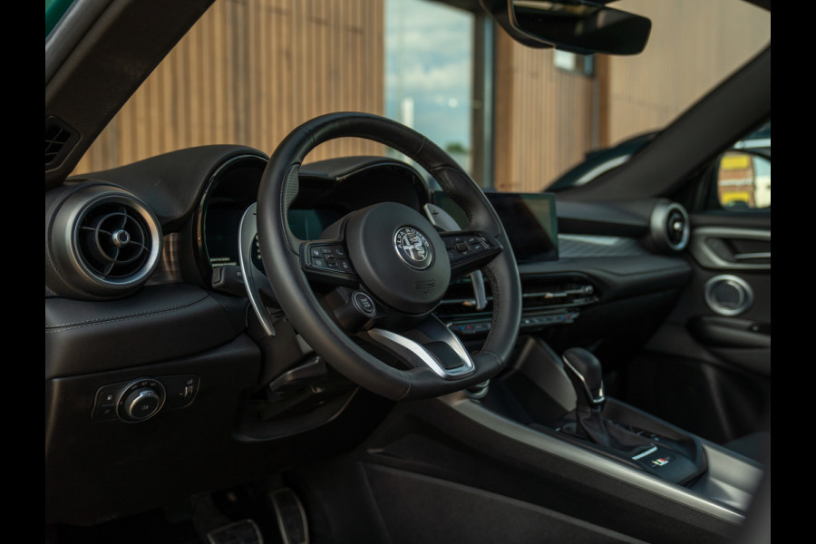 Alfa Romeo Tonale 1.3T PHEV Ti 280pk | Pano-dak | Harman/Kardon | LED-Matrix | 19 inch | Winterpack | Verde Montreal