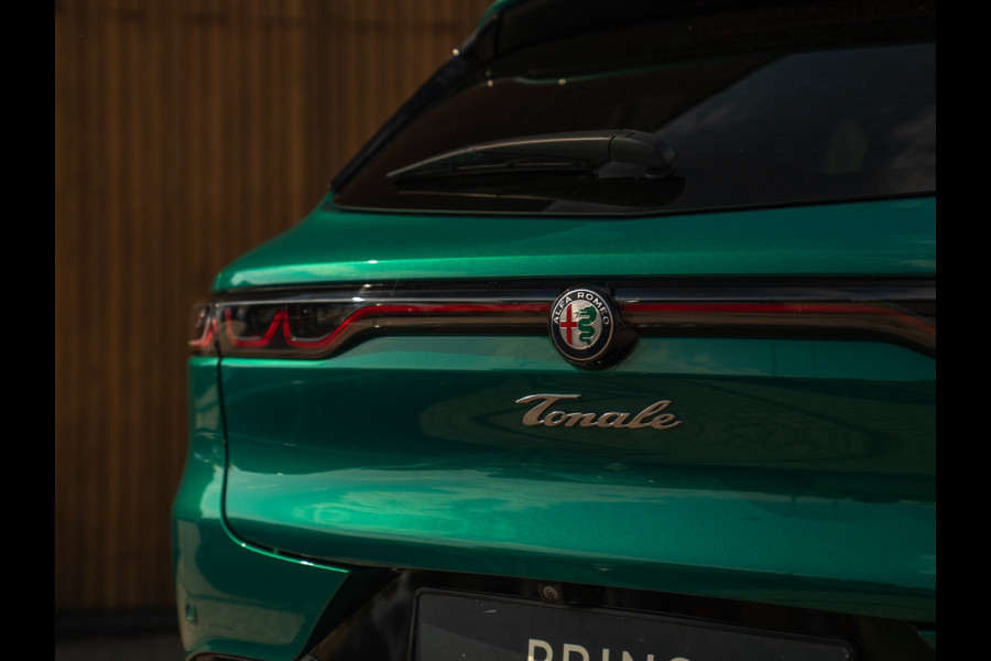 Alfa Romeo Tonale 1.3T PHEV Ti 280pk | Pano-dak | Harman/Kardon | LED-Matrix | 19 inch | Winterpack | Verde Montreal