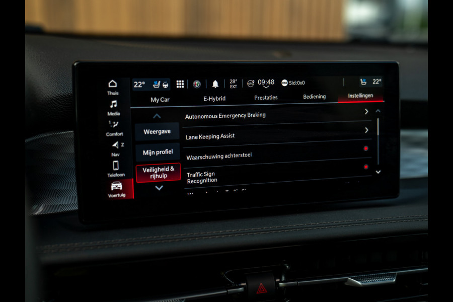 Alfa Romeo Tonale 1.3T PHEV Ti 280pk | Pano-dak | Harman/Kardon | LED-Matrix | 19 inch | Winterpack | Verde Montreal