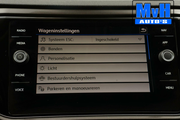 Volkswagen T-Roc 1.0 TSI Style 140PK|PANO|LED|TREKH|STOELVERW.