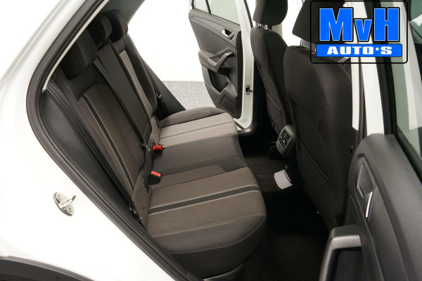 Volkswagen T-Roc 1.0 TSI Style 140PK|PANO|LED|TREKH|STOELVERW.